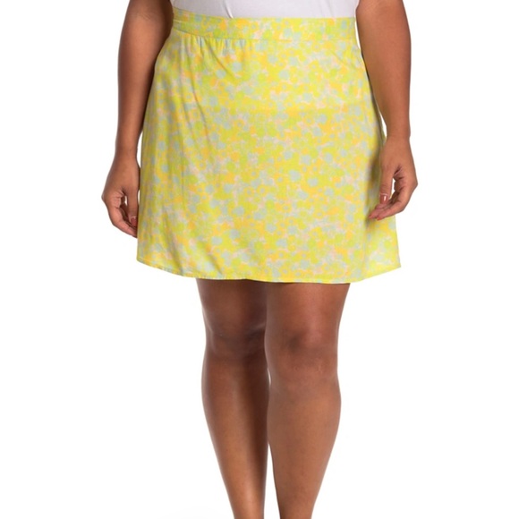 Abound Floral Mini Skirt 2X - Picture 1 of 5